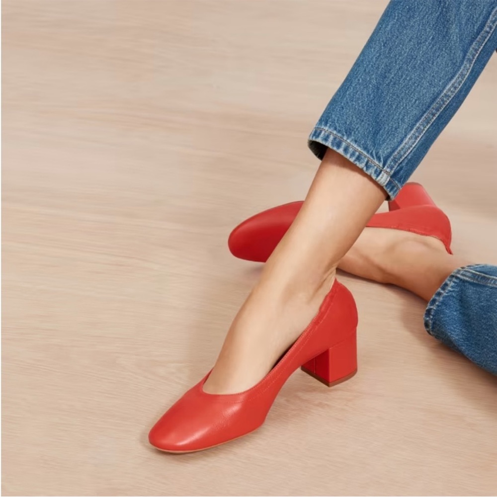 Everlane pump heel in red